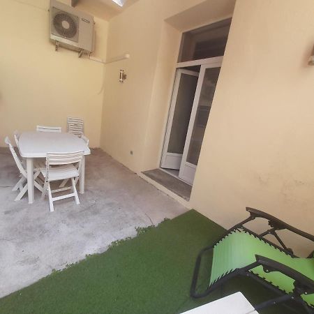 Au 70 Apartment Millau Exterior photo